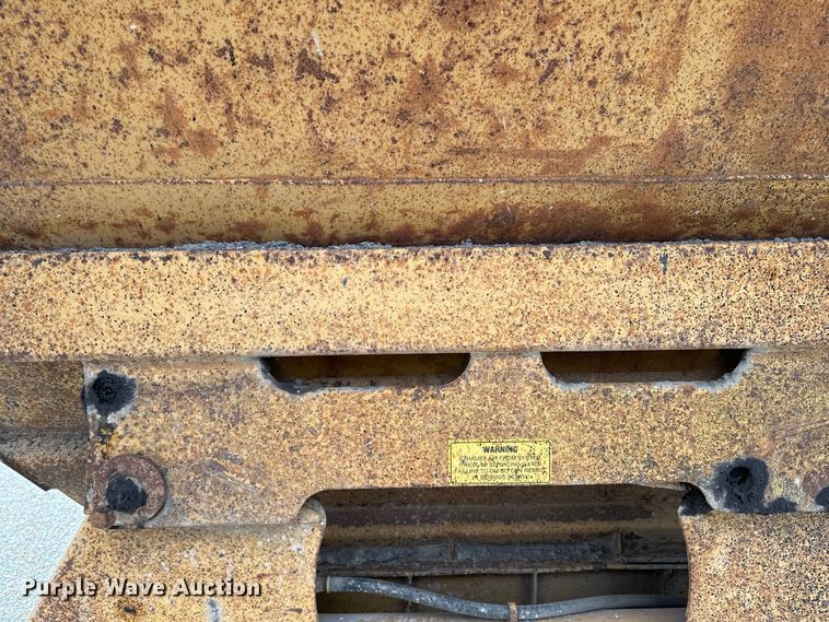 image for item DQ0764 1996 Midland  Gravel Trailer bottom dump trailer