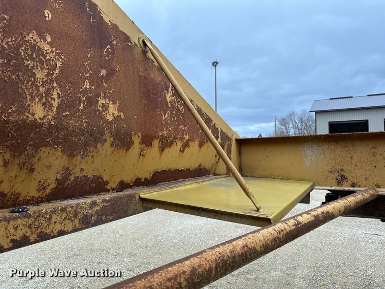 image for item DQ0764 1996 Midland  Gravel Trailer bottom dump trailer
