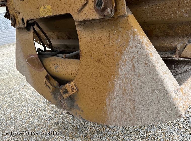 image for item DQ0764 1996 Midland  Gravel Trailer bottom dump trailer