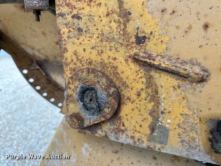 image for item DQ0764 1996 Midland  Gravel Trailer bottom dump trailer