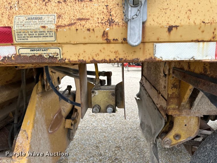 image for item DQ0764 1996 Midland  Gravel Trailer bottom dump trailer