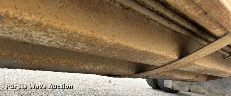 image for item DQ0764 1996 Midland  Gravel Trailer bottom dump trailer