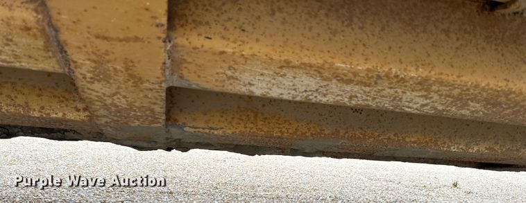 image for item DQ0764 1996 Midland  Gravel Trailer bottom dump trailer