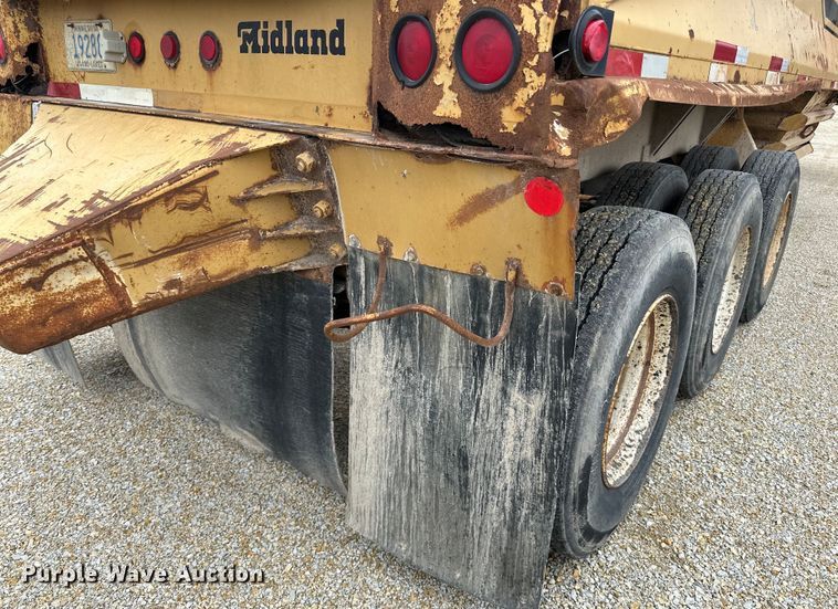 image for item DQ0764 1996 Midland  Gravel Trailer bottom dump trailer
