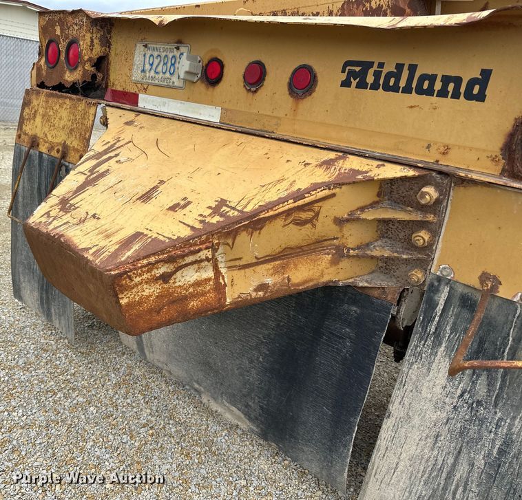 image for item DQ0764 1996 Midland  Gravel Trailer bottom dump trailer