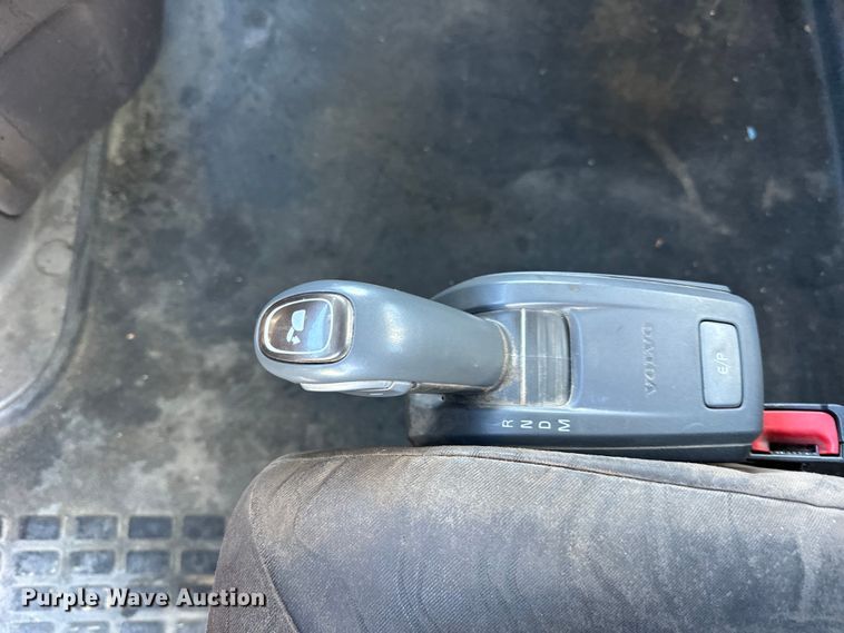 image for item DQ0818 2014 Volvo  VNL semi truck