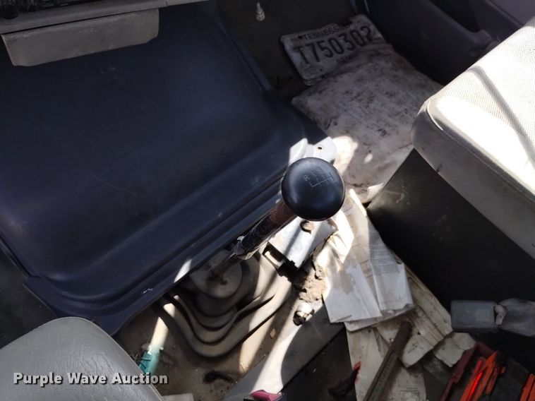 image for item DQ6098 2000 Sterling  L7500 semi truck