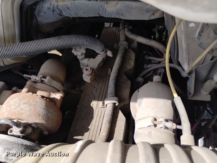 image for item DQ6098 2000 Sterling  L7500 semi truck