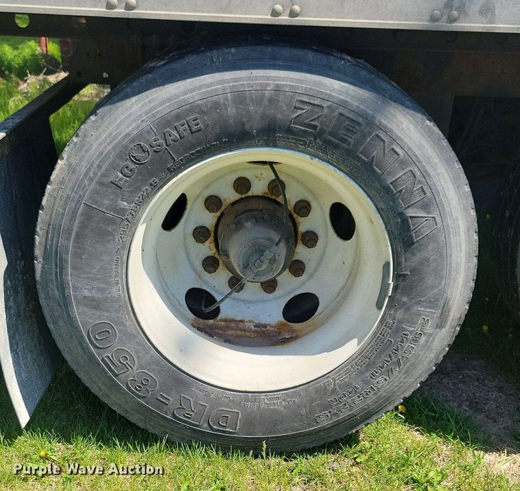 image for item DR4282 2012 Utility refrigerated van trailer