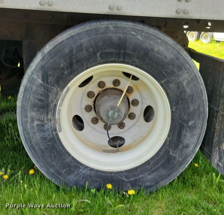 image for item DR4282 2012 Utility refrigerated van trailer