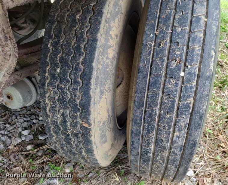 image for item DR4768 1998 Great Dane  7411TJW0A dry van trailer