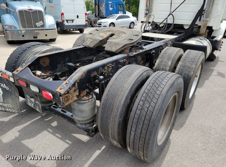 image for item DR7874 2009 Volvo VN Series semi truck