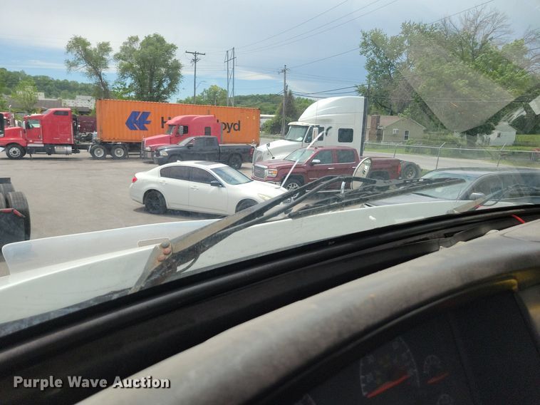 image for item DR7874 2009 Volvo VN Series semi truck