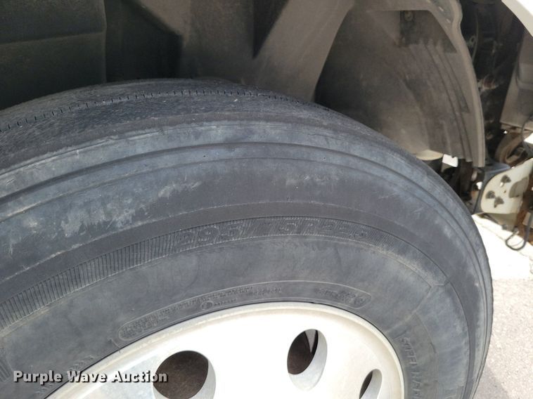 image for item DR7874 2009 Volvo VN Series semi truck