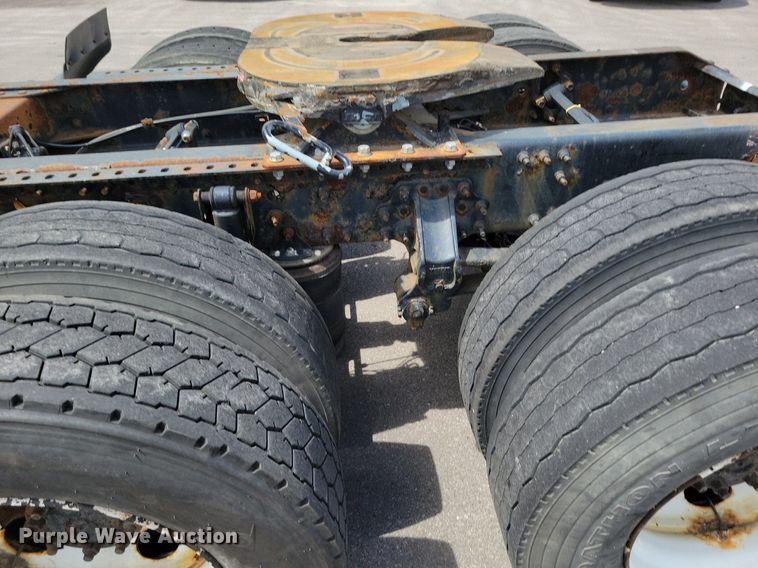 image for item DR7875 2008 Volvo VN Series semi truck