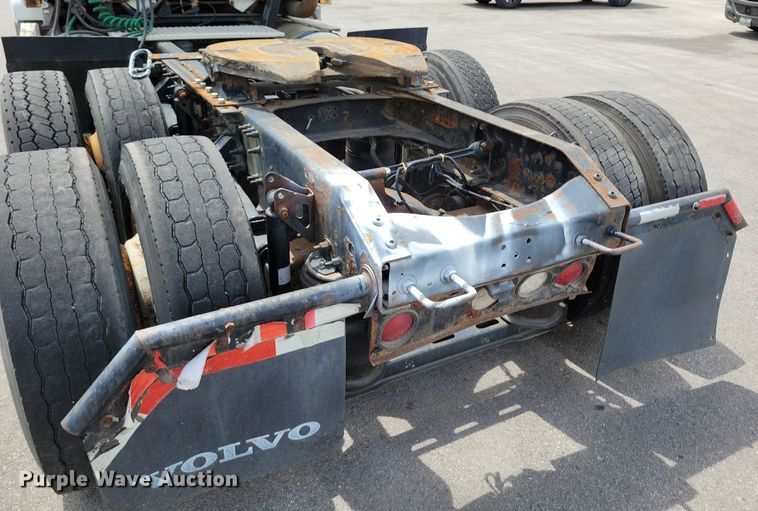 image for item DR7875 2008 Volvo VN Series semi truck