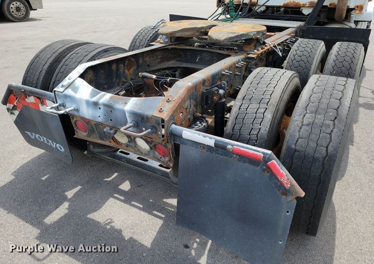 image for item DR7875 2008 Volvo VN Series semi truck