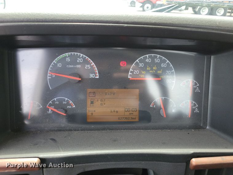 image for item DR7875 2008 Volvo VN Series semi truck