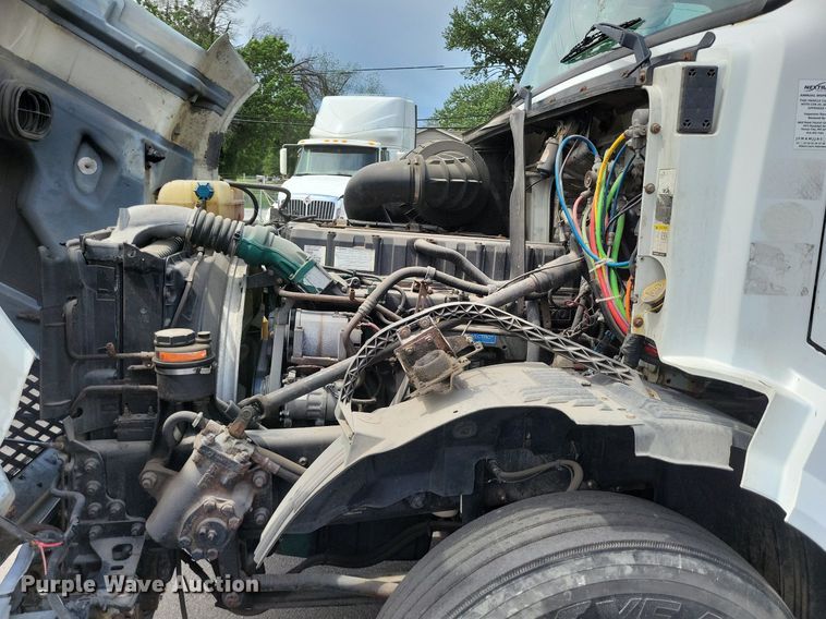 image for item DR7875 2008 Volvo VN Series semi truck