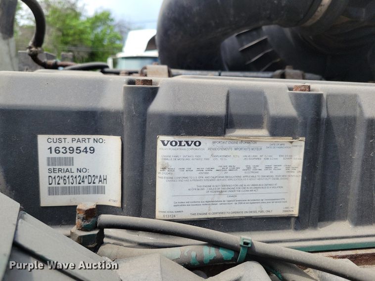 image for item DR7875 2008 Volvo VN Series semi truck