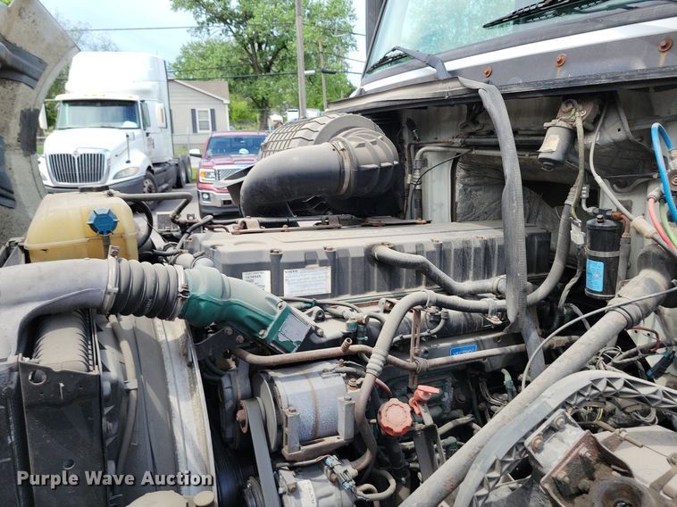 image for item DR7875 2008 Volvo VN Series semi truck