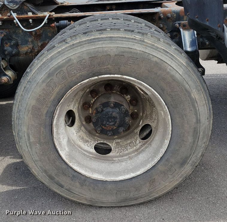 image for item DR7875 2008 Volvo VN Series semi truck