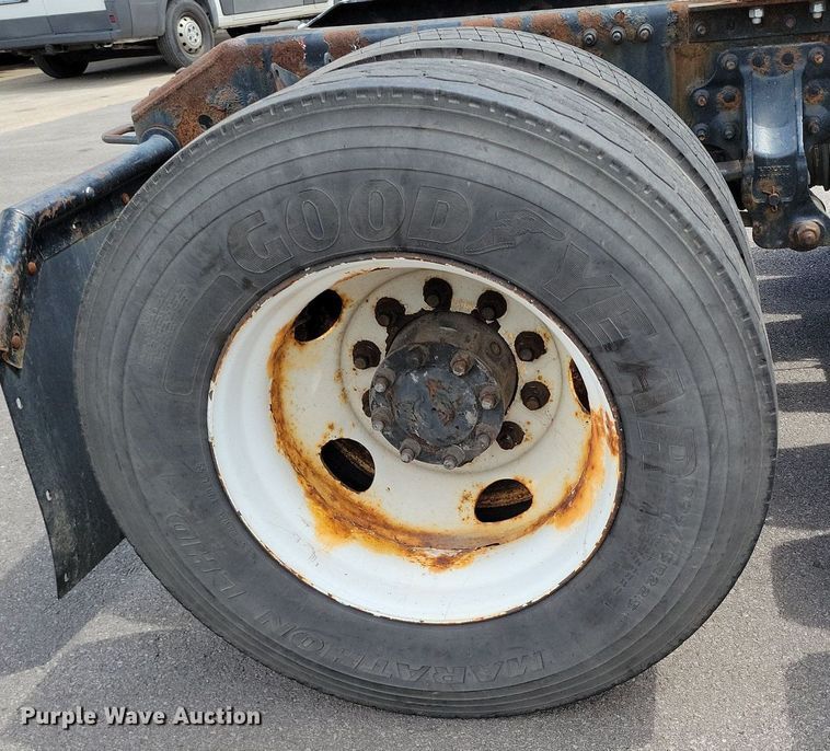 image for item DR7875 2008 Volvo VN Series semi truck