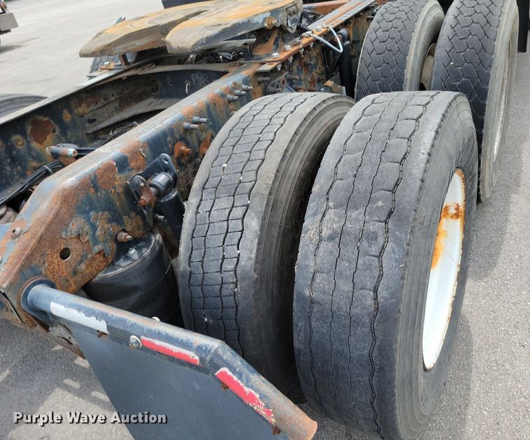 image for item DR7875 2008 Volvo VN Series semi truck