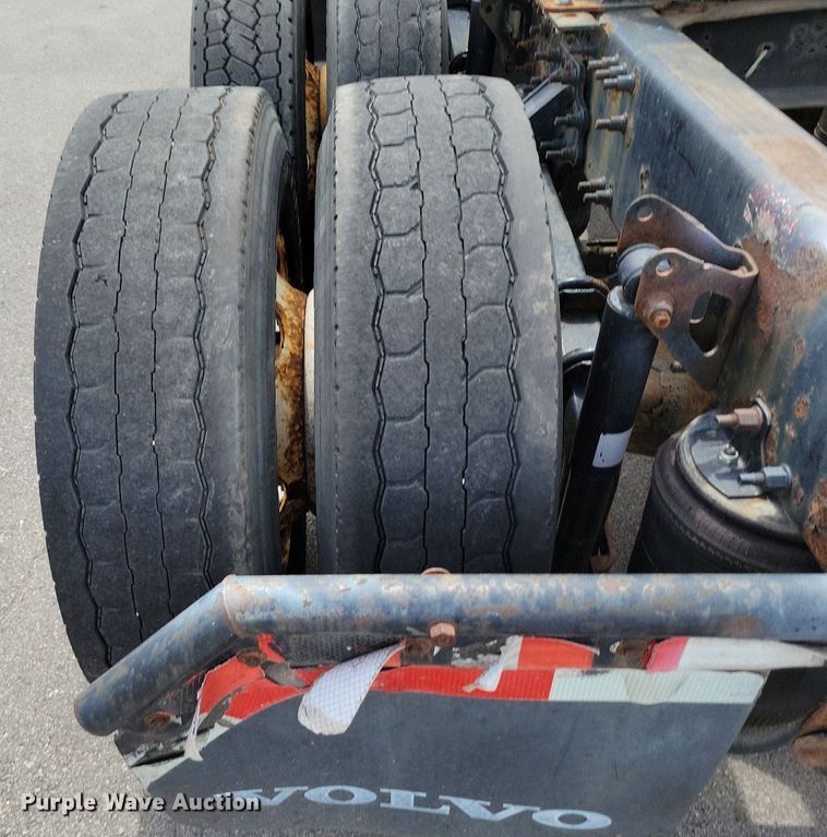 image for item DR7875 2008 Volvo VN Series semi truck