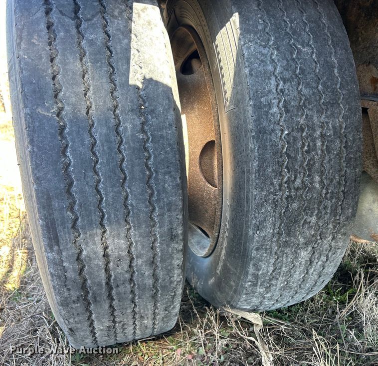 image for item DS0838 2006 Great Dane Freedom drop deck trailer