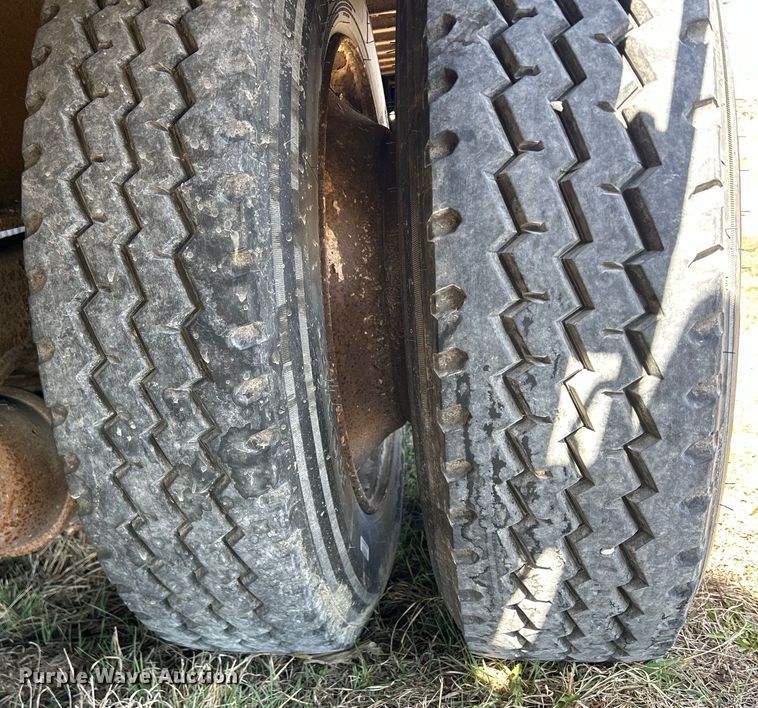 image for item DS0838 2006 Great Dane Freedom drop deck trailer