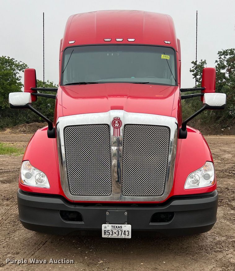 image for item DS3027 2017 Kenworth T680 semi truck