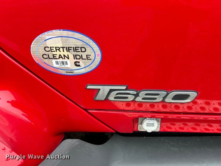 image for item DS3027 2017 Kenworth T680 semi truck