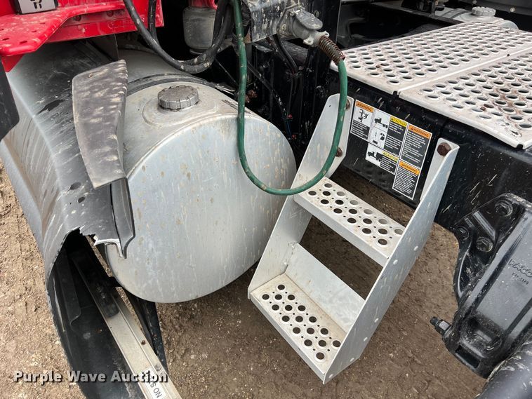 image for item DS3027 2017 Kenworth T680 semi truck