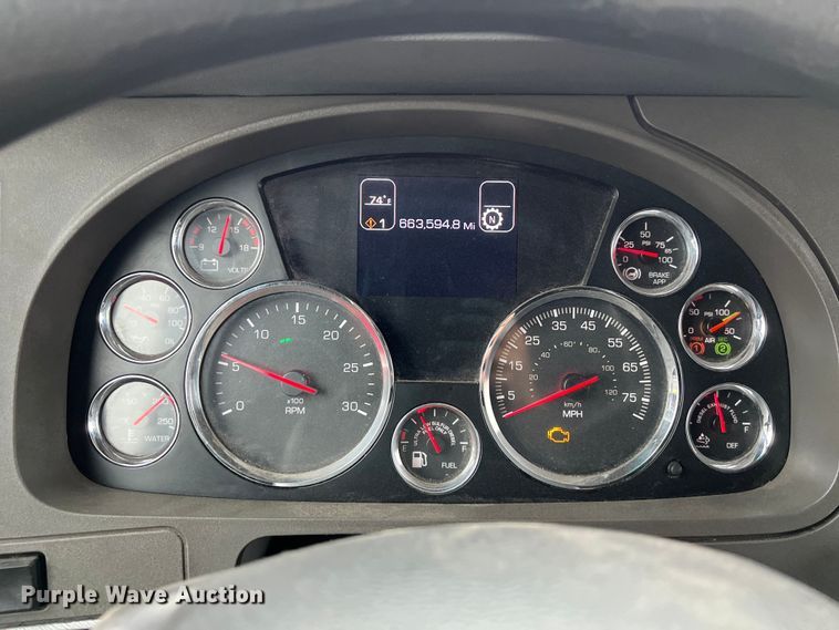 image for item DS3027 2017 Kenworth T680 semi truck