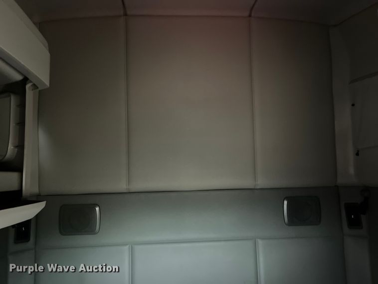 image for item DS3027 2017 Kenworth T680 semi truck