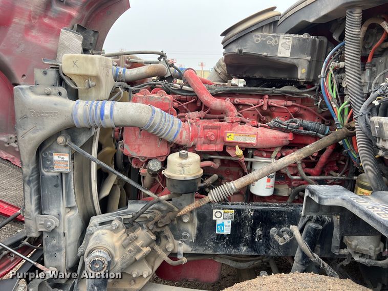 image for item DS3027 2017 Kenworth T680 semi truck