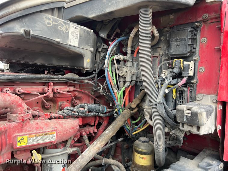 image for item DS3027 2017 Kenworth T680 semi truck