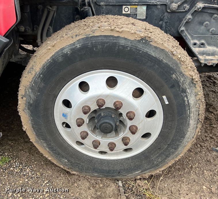 image for item DS3027 2017 Kenworth T680 semi truck