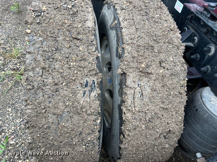 image for item DS3027 2017 Kenworth T680 semi truck