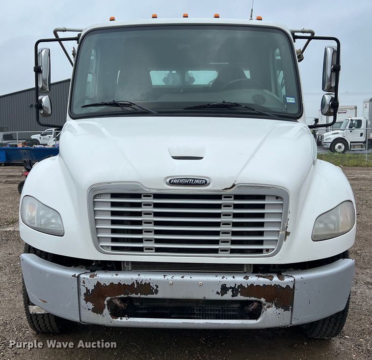 image for item DS3028 2018 Freightliner  M2 106 hook lift truck