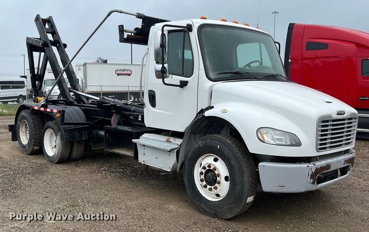 image for item DS3028 2018 Freightliner  M2 106 hook lift truck