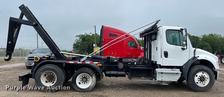 image for item DS3028 2018 Freightliner  M2 106 hook lift truck