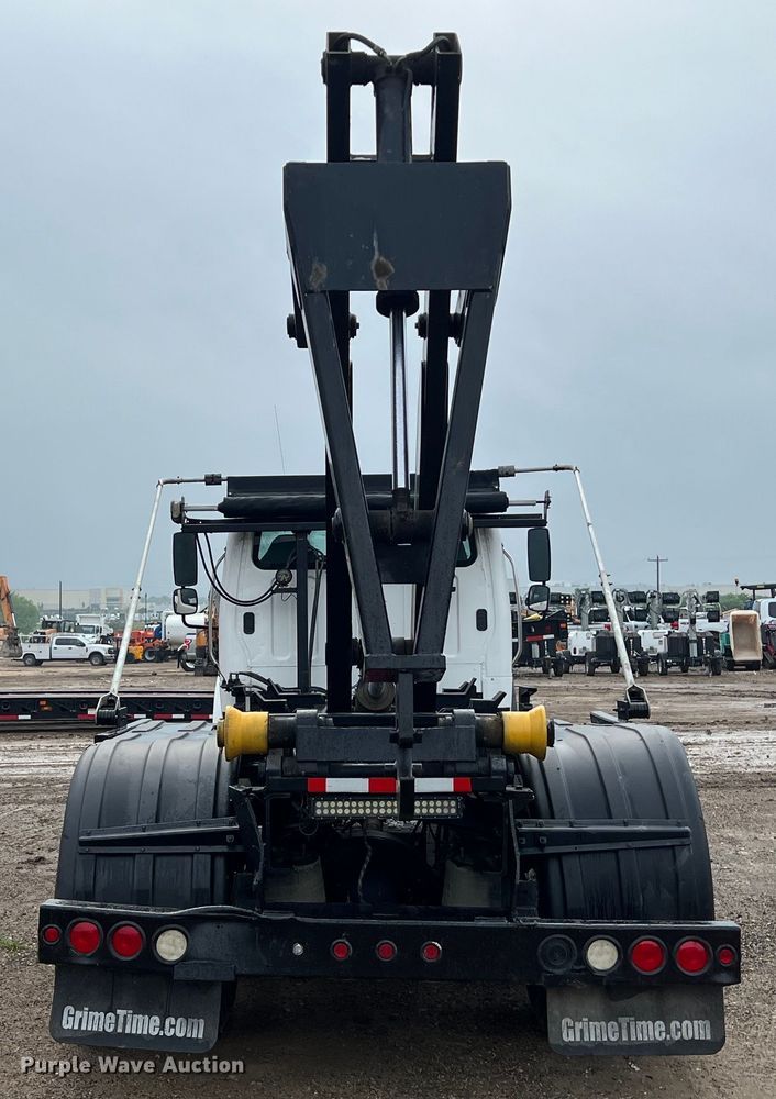 image for item DS3028 2018 Freightliner  M2 106 hook lift truck