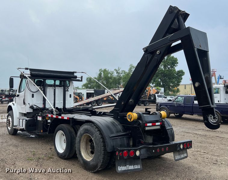 image for item DS3028 2018 Freightliner  M2 106 hook lift truck