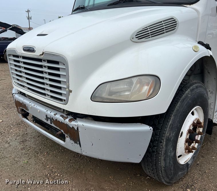 image for item DS3028 2018 Freightliner  M2 106 hook lift truck