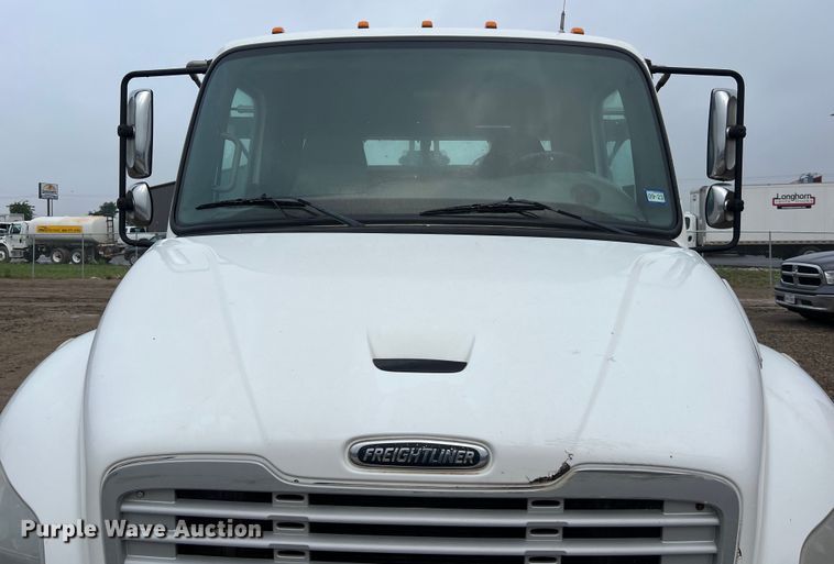 image for item DS3028 2018 Freightliner  M2 106 hook lift truck