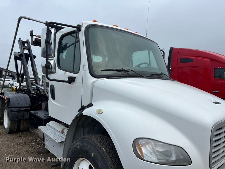 image for item DS3028 2018 Freightliner  M2 106 hook lift truck