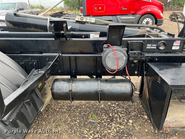 image for item DS3028 2018 Freightliner  M2 106 hook lift truck