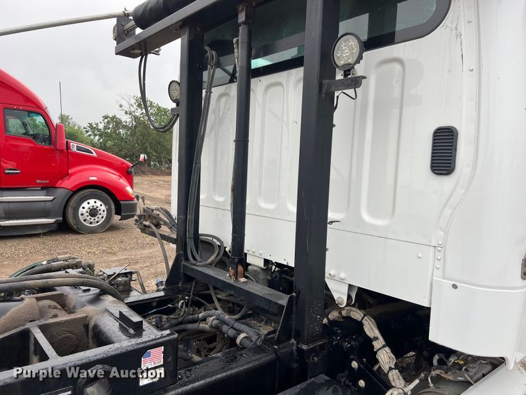 image for item DS3028 2018 Freightliner  M2 106 hook lift truck